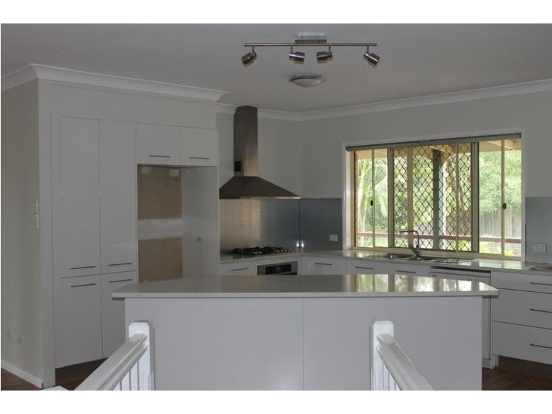 3 Carroll Court, Arana Hills QLD 4054