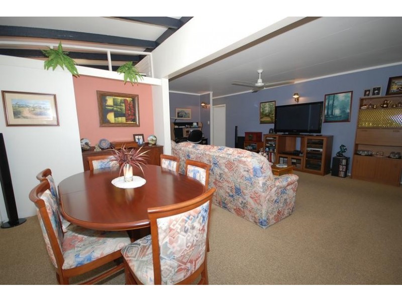 17 Carawatha Avenue, Ferny Hills QLD 4055