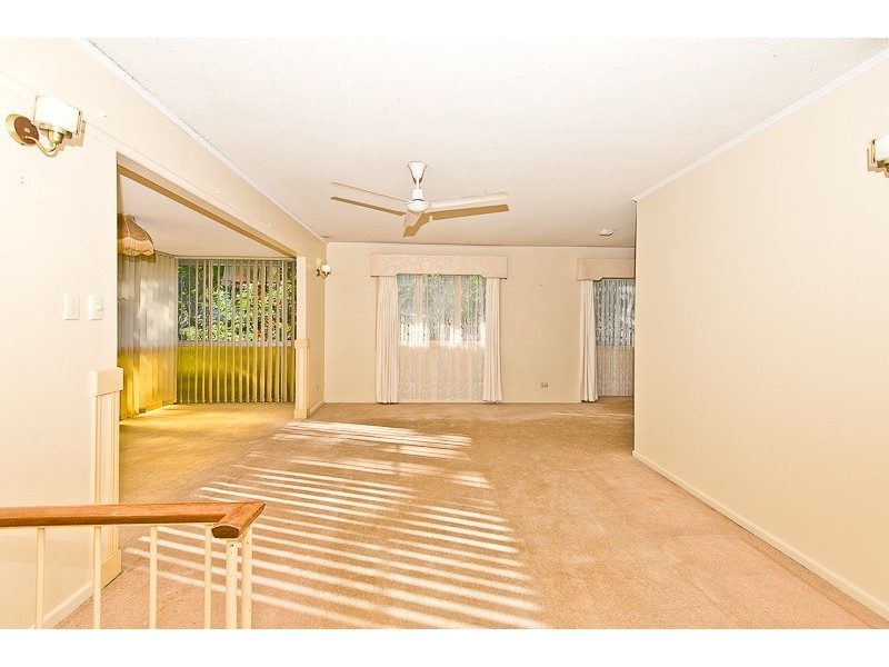 27 Penambul Crescent, Ferny Hills QLD 4055