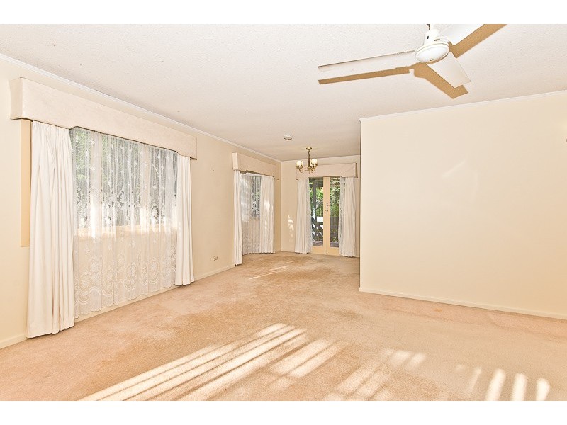 27 Penambul Crescent, Ferny Hills QLD 4055