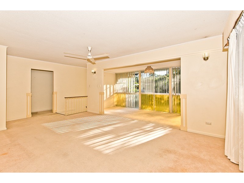 27 Penambul Crescent, Ferny Hills QLD 4055