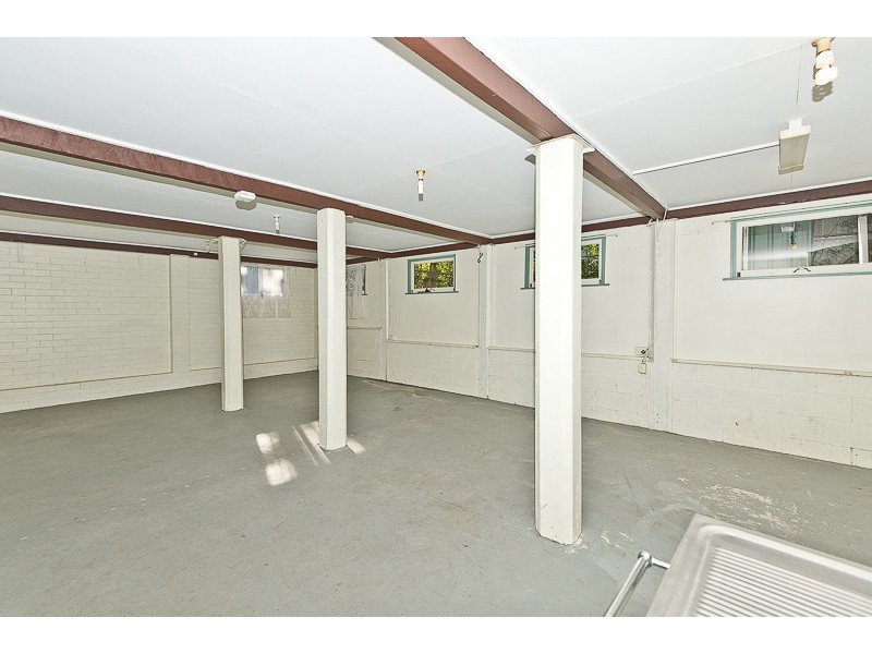 27 Penambul Crescent, Ferny Hills QLD 4055