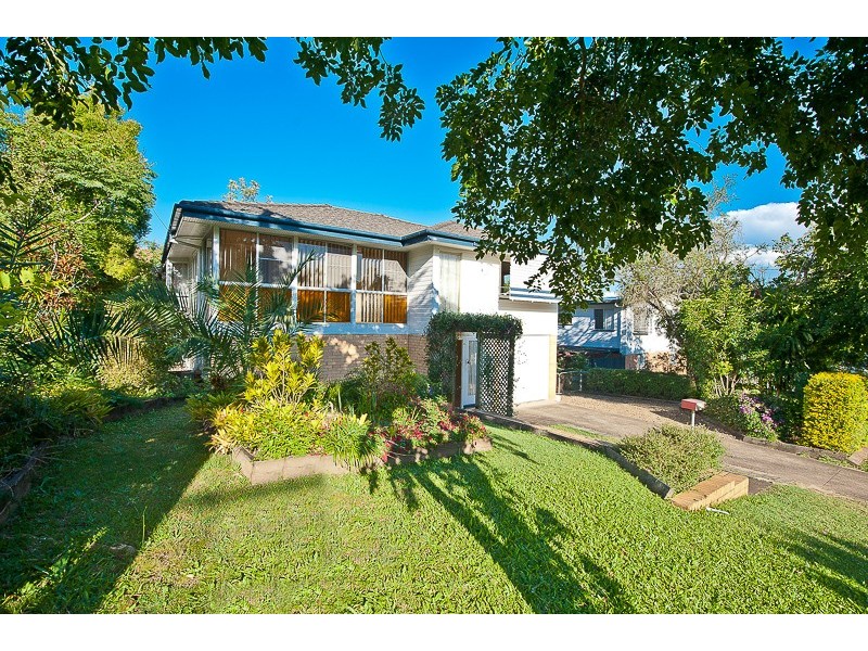 27 Penambul Crescent, Ferny Hills QLD 4055