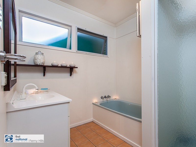 9 Corang Crescent, Ferny Hills QLD 4055