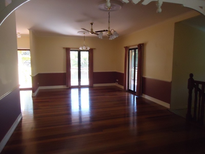 33 Woodtop Court, Ferny Hills QLD 4055