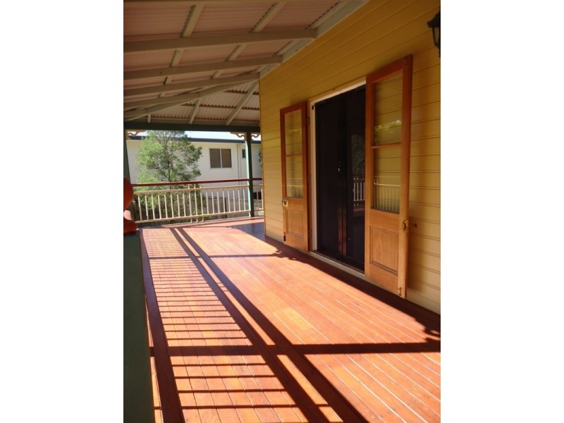 33 Woodtop Court, Ferny Hills QLD 4055