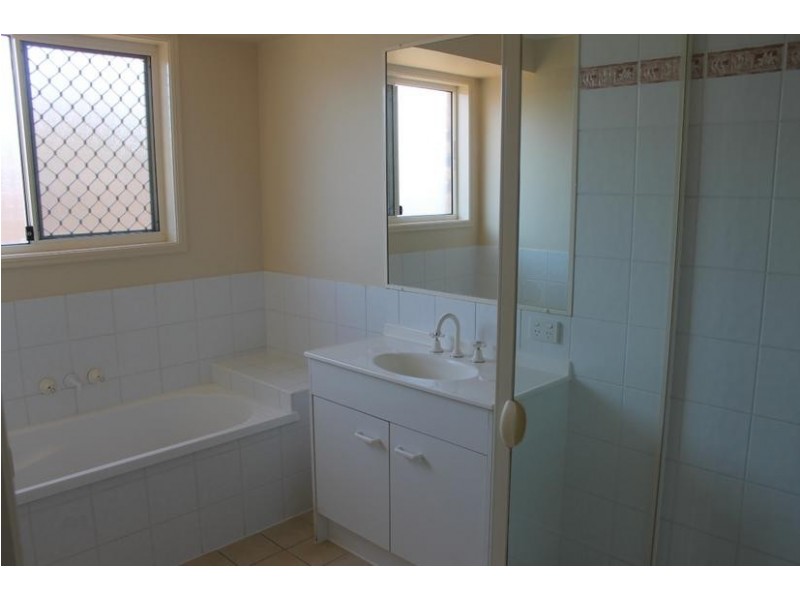 11 Yarraman St, Arana Hills QLD 4054