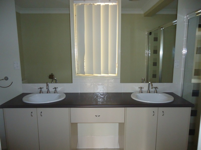 4 Wanora Street, Mitchelton QLD 4053