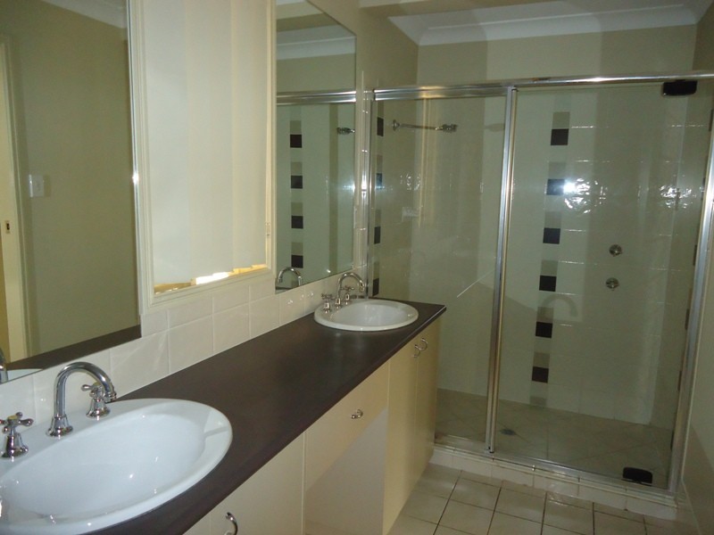 4 Wanora Street, Mitchelton QLD 4053