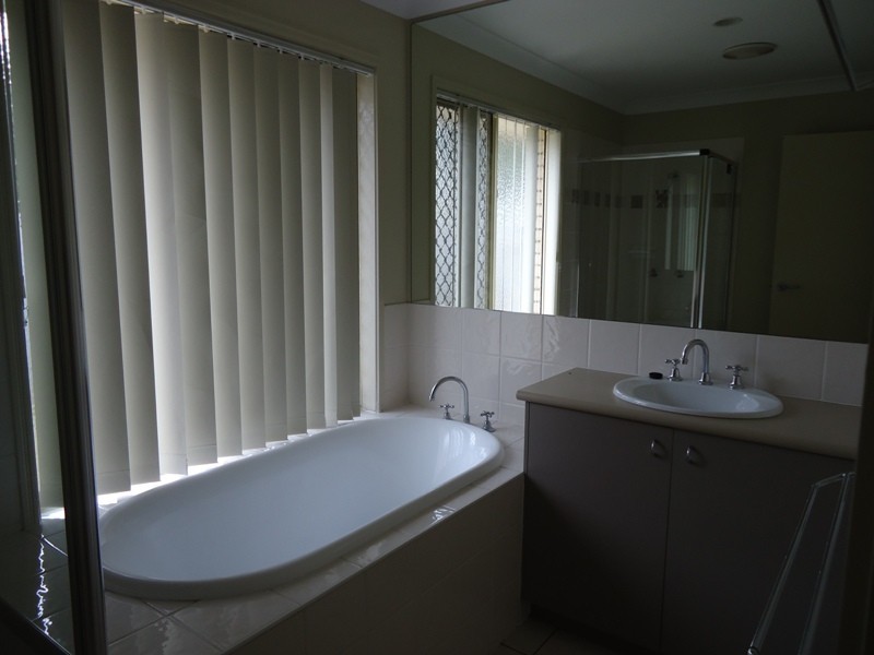 4 Wanora Street, Mitchelton QLD 4053