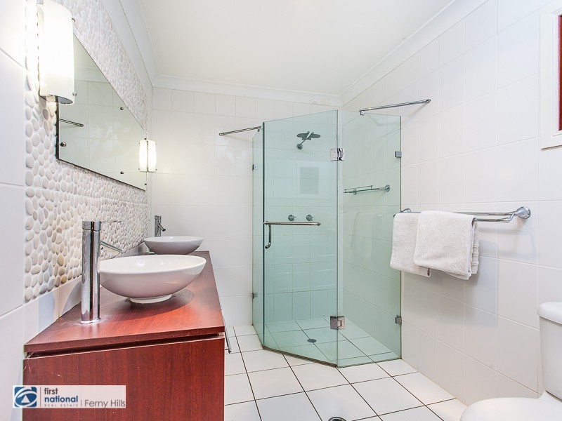 16 View Crescent, Arana Hills QLD 4054