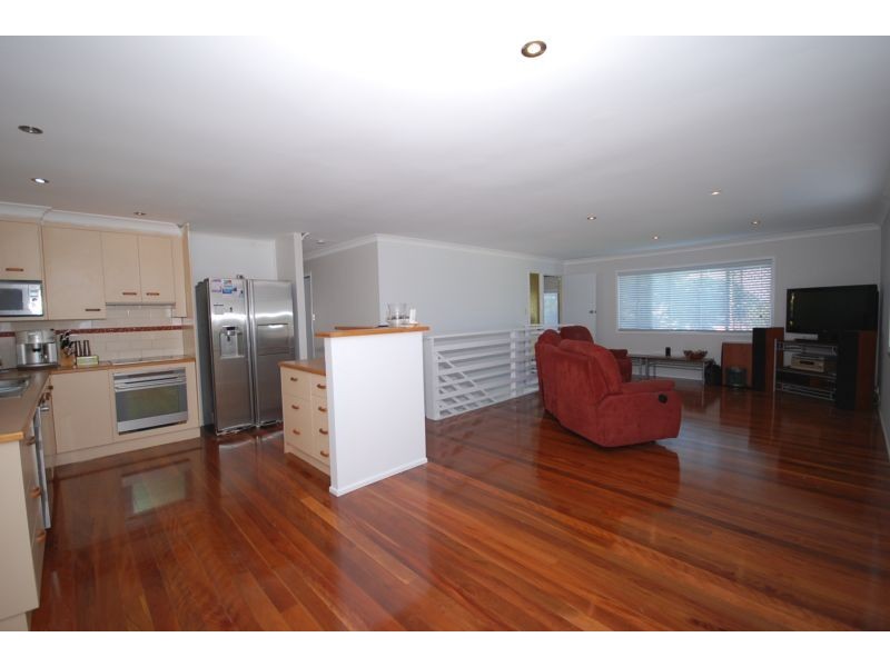 16 Samantha Court, Ferny Hills QLD 4055