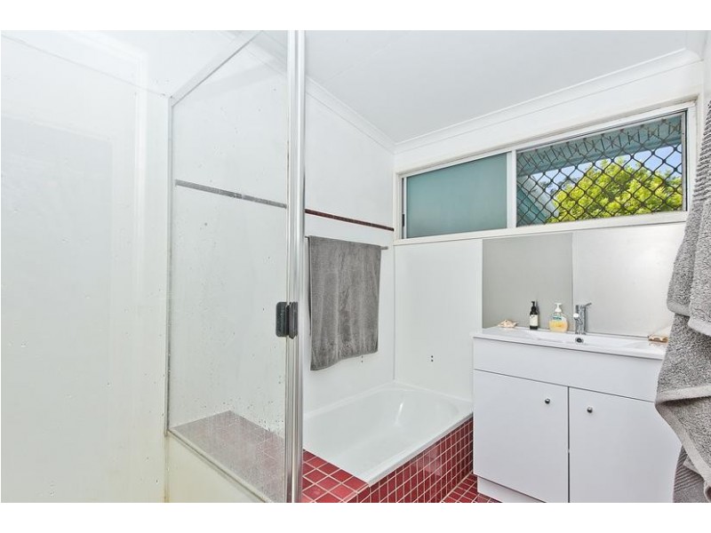 11 Kootangal Crescent, Ferny Hills QLD 4055