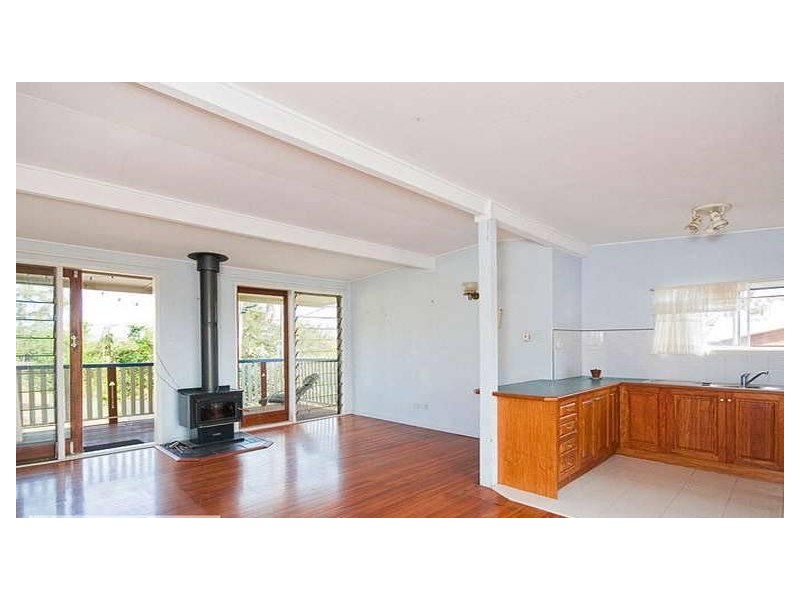 4 Gordon Road, Ferny Hills QLD 4055