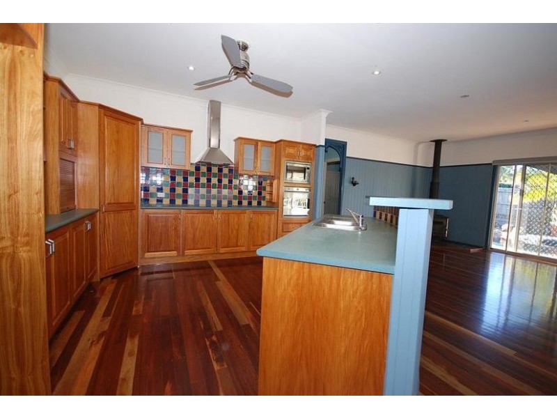 6 Silverwood Crt, Ferny Hills QLD 4055