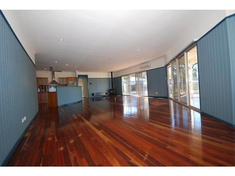 6 Silverwood Crt, Ferny Hills QLD 4055