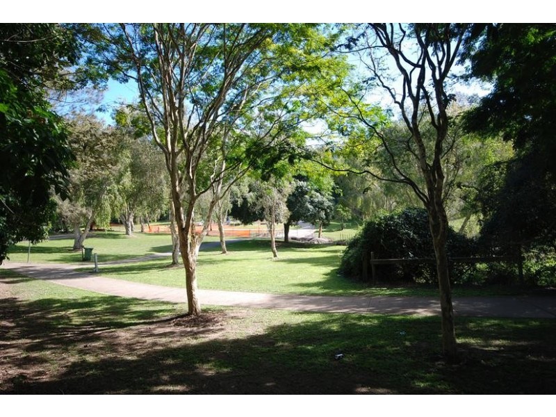 37 Linkwood Drive, Ferny Hills QLD 4055