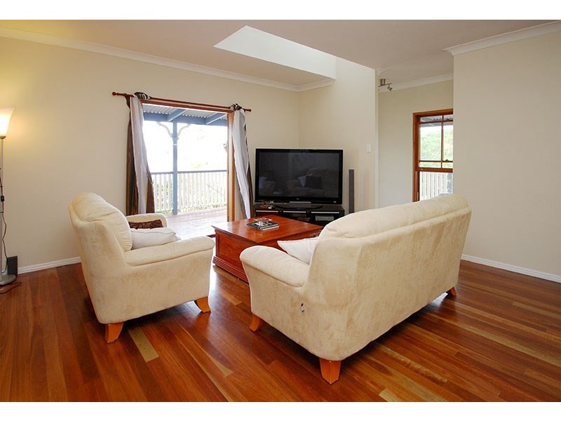 28 Woodtop Court, Ferny Hills QLD 4055