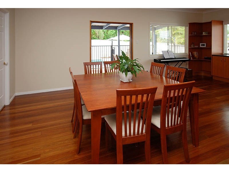 28 Woodtop Court, Ferny Hills QLD 4055