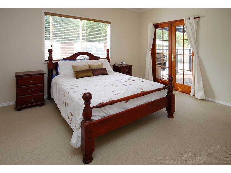 28 Woodtop Court, Ferny Hills QLD 4055