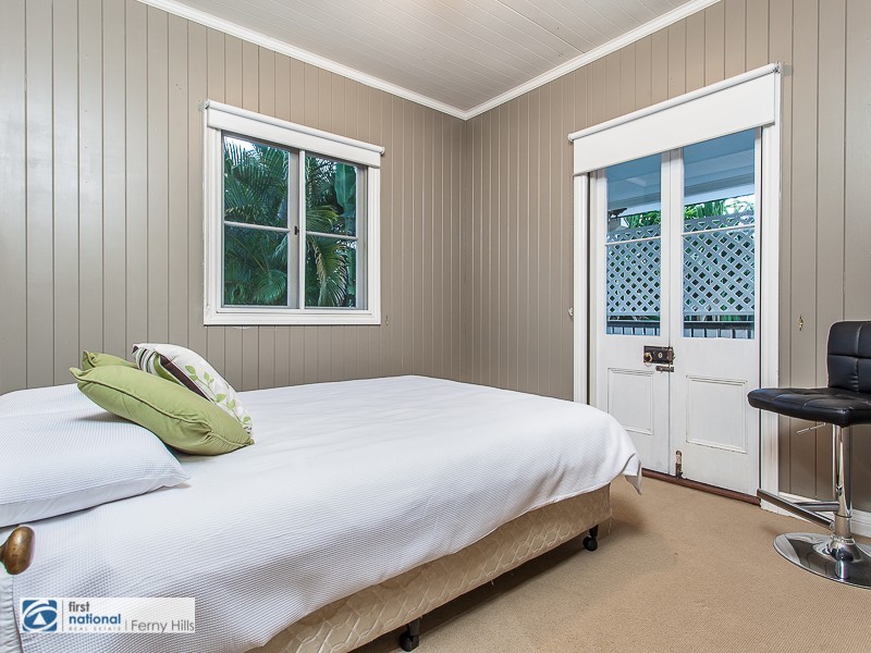 16 View Crescent, Arana Hills QLD 4054