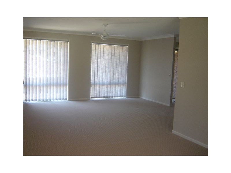 11 Berkeley Place, Ferny Grove QLD 4055