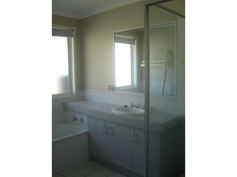 11 Berkeley Place, Ferny Grove QLD 4055