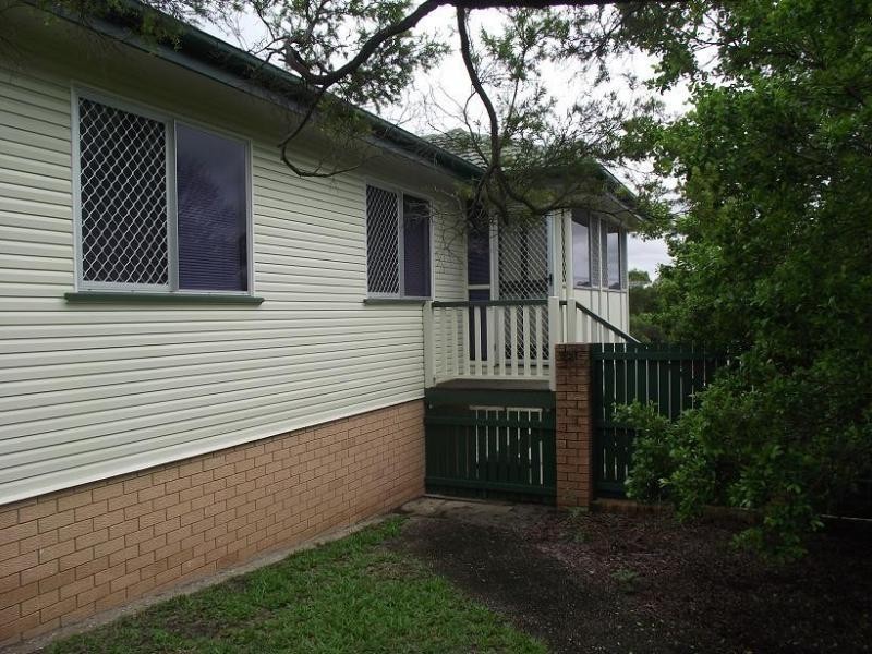 3 Leura Grove, Ferny Hills QLD 4055