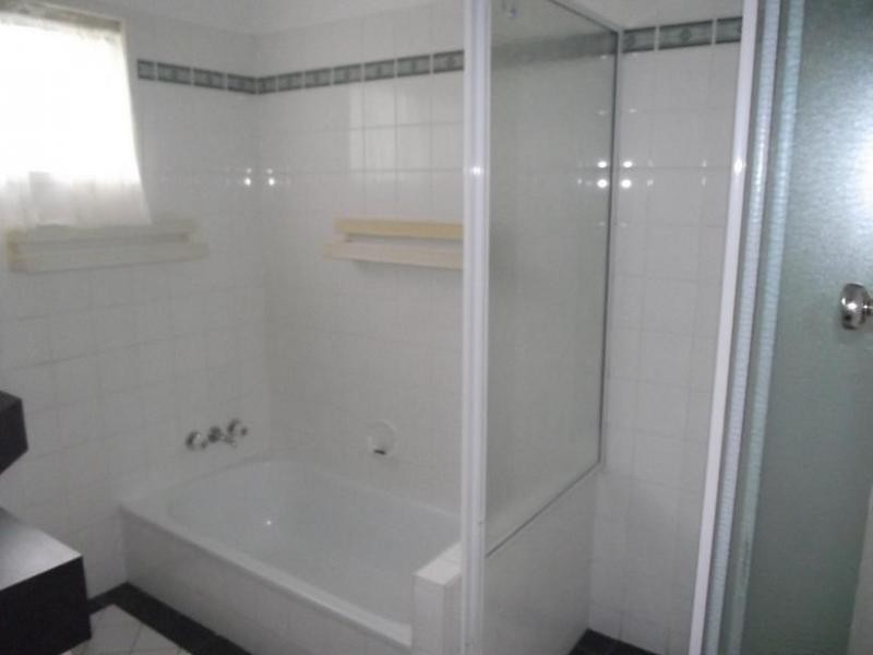 3 Leura Grove, Ferny Hills QLD 4055