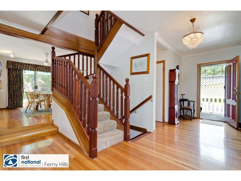 9 Yeerinbool Court, Arana Hills QLD 4054