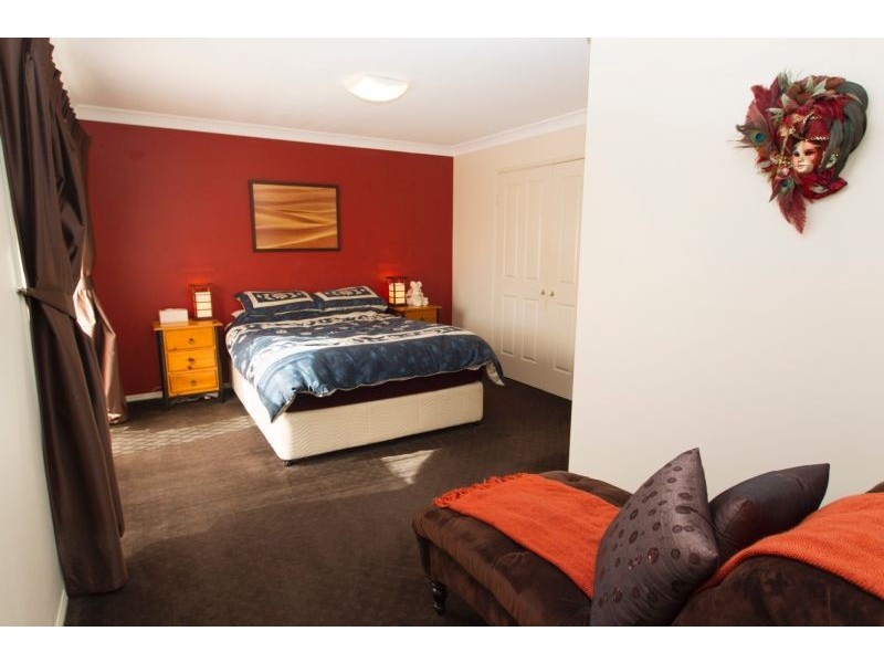 3 Joan Court, Arana Hills QLD 4054