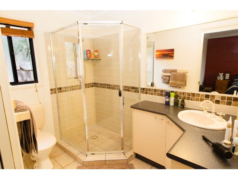 3 Joan Court, Arana Hills QLD 4054