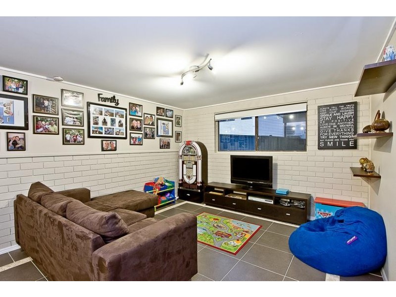 18 Yingally Drive, Arana Hills QLD 4054