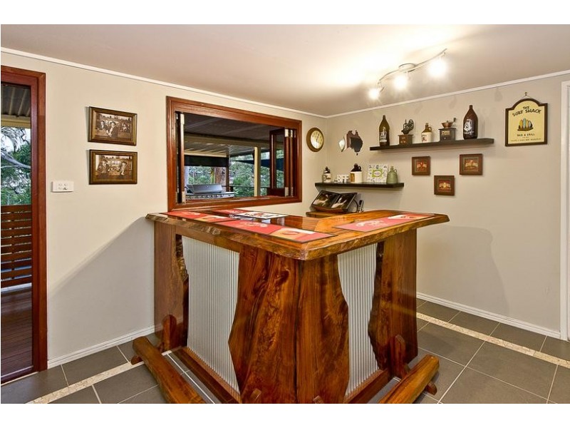 18 Yingally Drive, Arana Hills QLD 4054