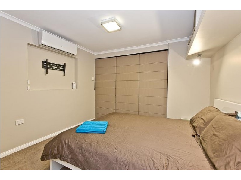 18 Yingally Drive, Arana Hills QLD 4054