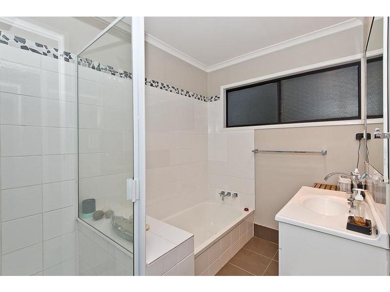 18 Yingally Drive, Arana Hills QLD 4054