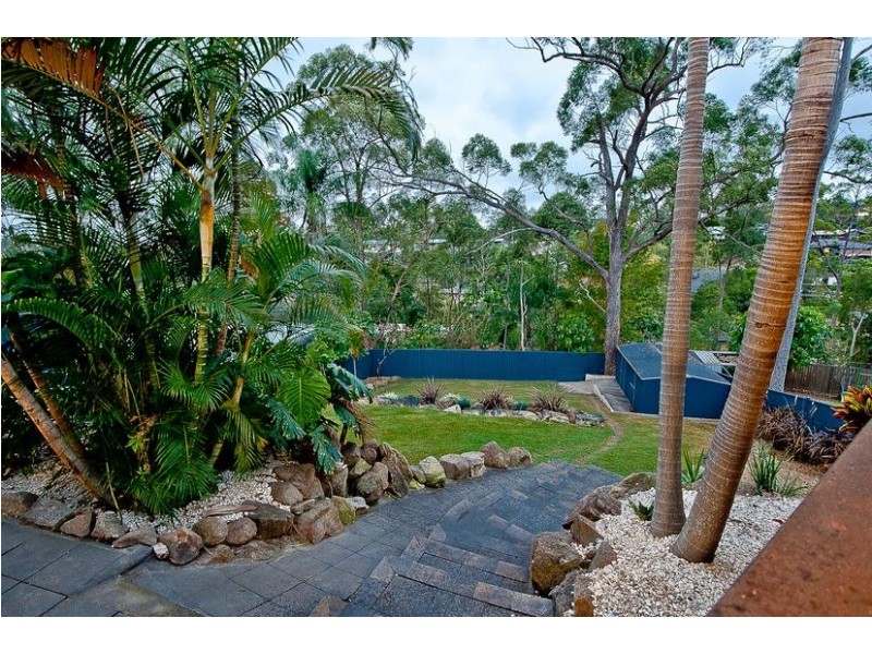 18 Yingally Drive, Arana Hills QLD 4054