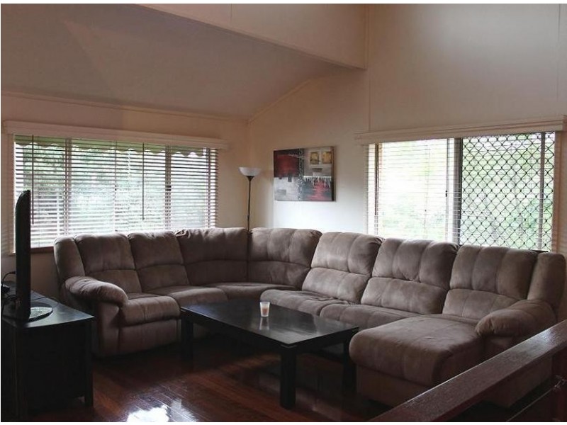 2 Dumba Lane, Ferny Hills QLD 4055