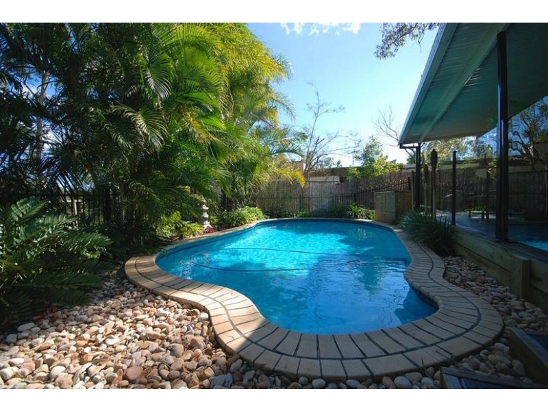 2 Dumba Lane, Ferny Hills QLD 4055