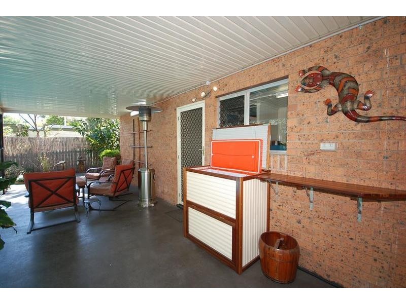 2 Dumba Lane, Ferny Hills QLD 4055