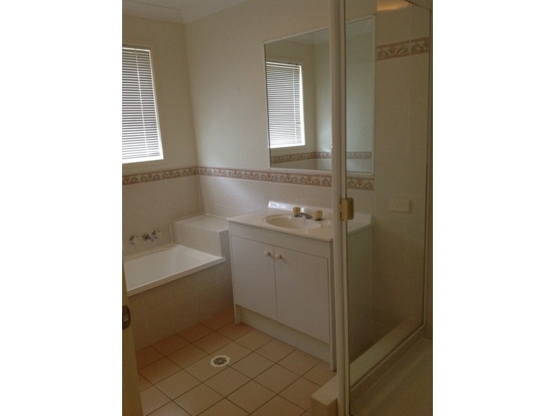 9 Lynagh Court, Arana Hills QLD 4054