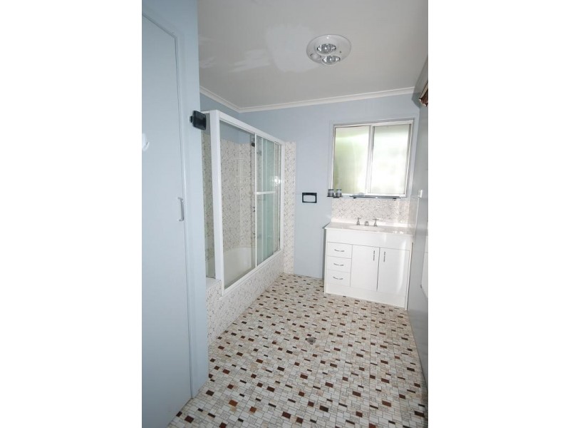 6 Tuttumburra Court, Ferny Hills QLD 4055