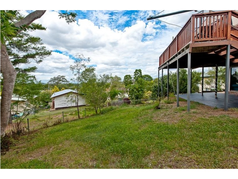 70 Yanderra Avenue, Arana Hills QLD 4054