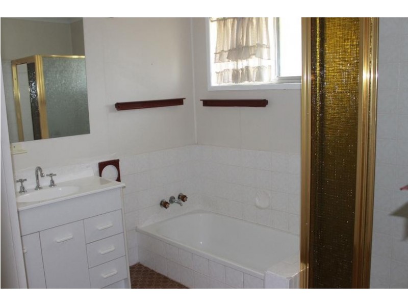 24 Castlecor Street, Ferny Grove QLD 4055