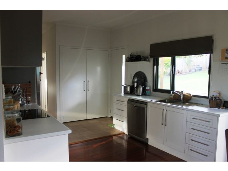 46 Leslie St, Arana Hills QLD 4054