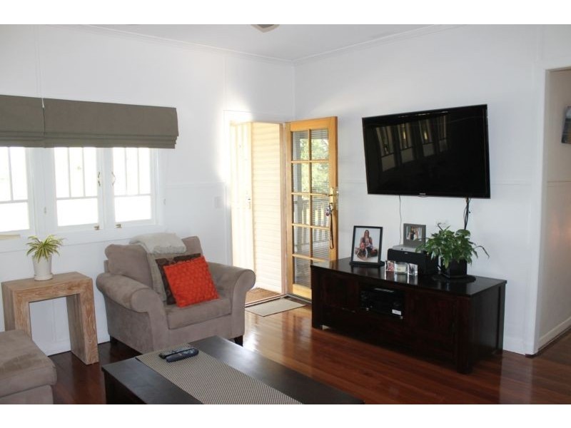 46 Leslie St, Arana Hills QLD 4054