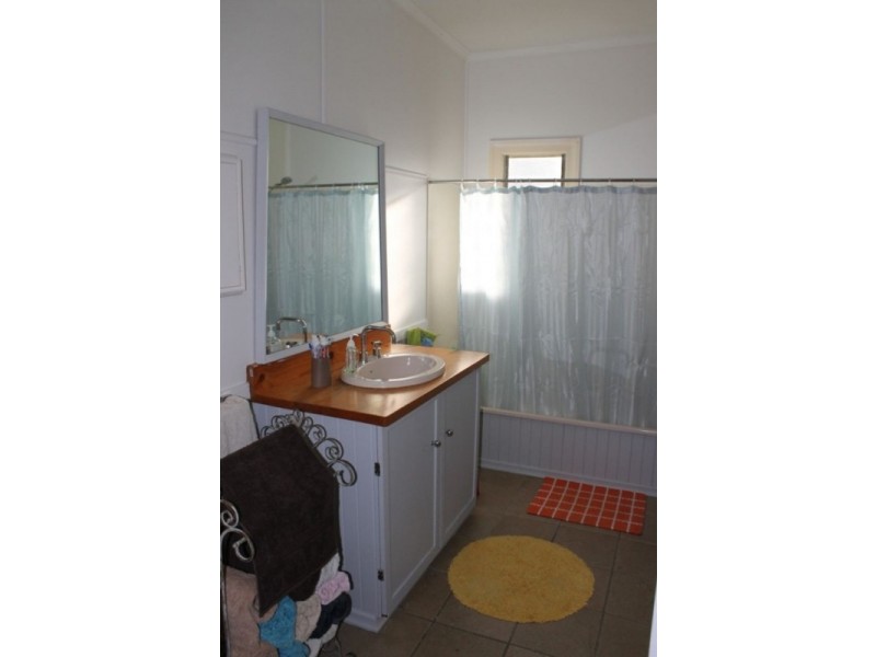 46 Leslie St, Arana Hills QLD 4054