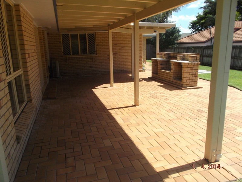 12 Myrtle Crescent, Bridgeman Downs QLD 4035