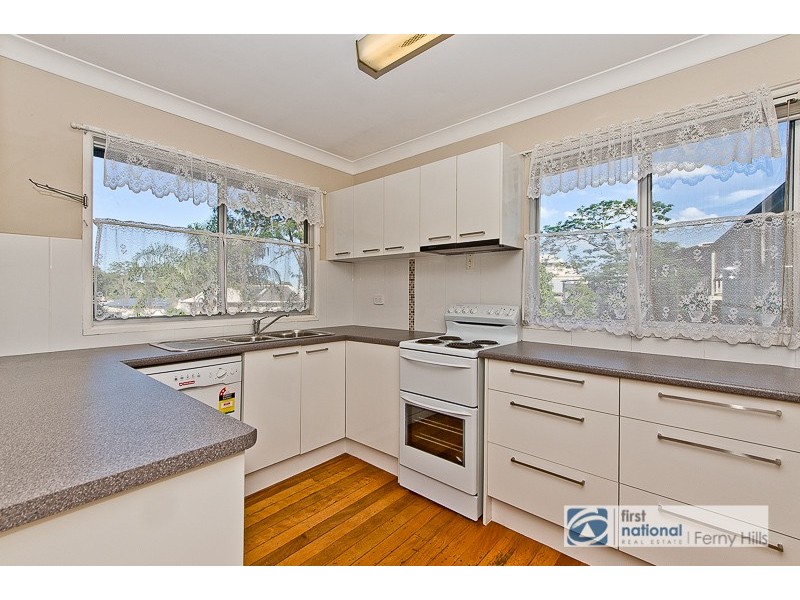 1129 South Pine Road, Arana Hills QLD 4054