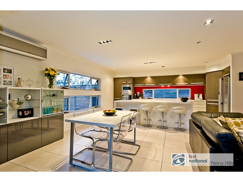 2 Barber Road, Ferny Hills QLD 4055